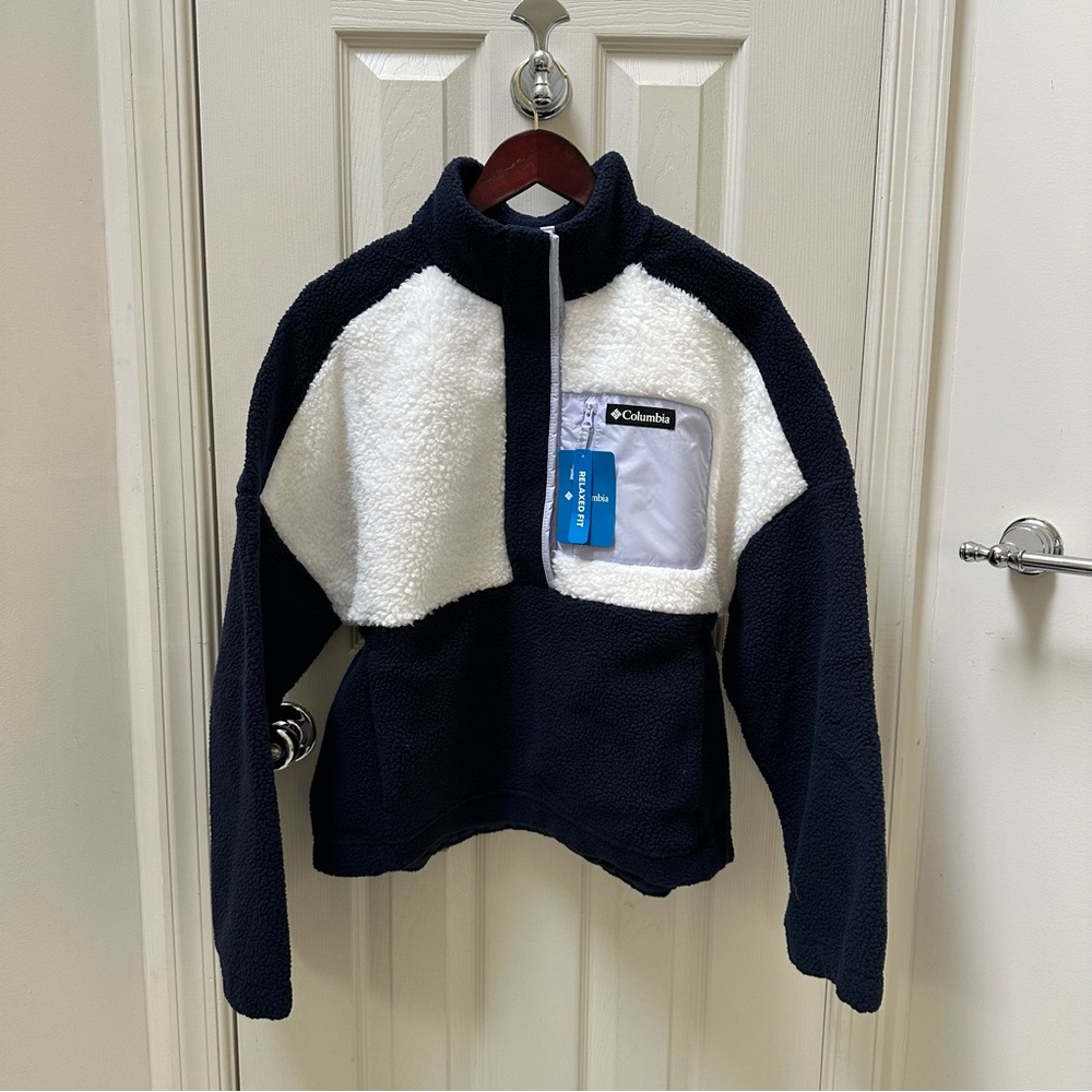 NWT Columbia Women's Navy and White Lodge Sherpa Pullover size XL
